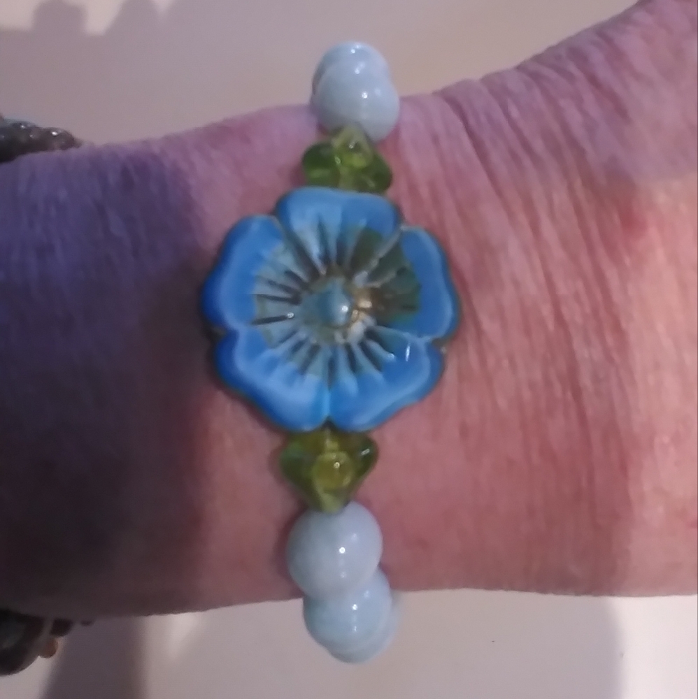 Beautiful 8"  Natural Amazonite & Hibiscus Flower  Bracelet 🙂 Magnetic Closure